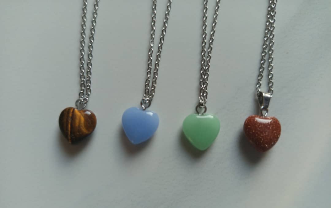 گردنبند قلبی سنگی